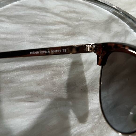 NEW Nanette Lepore Cat Eye Metal Frame Gradient Sunglasses Tortoise Gold NN201 main image 5